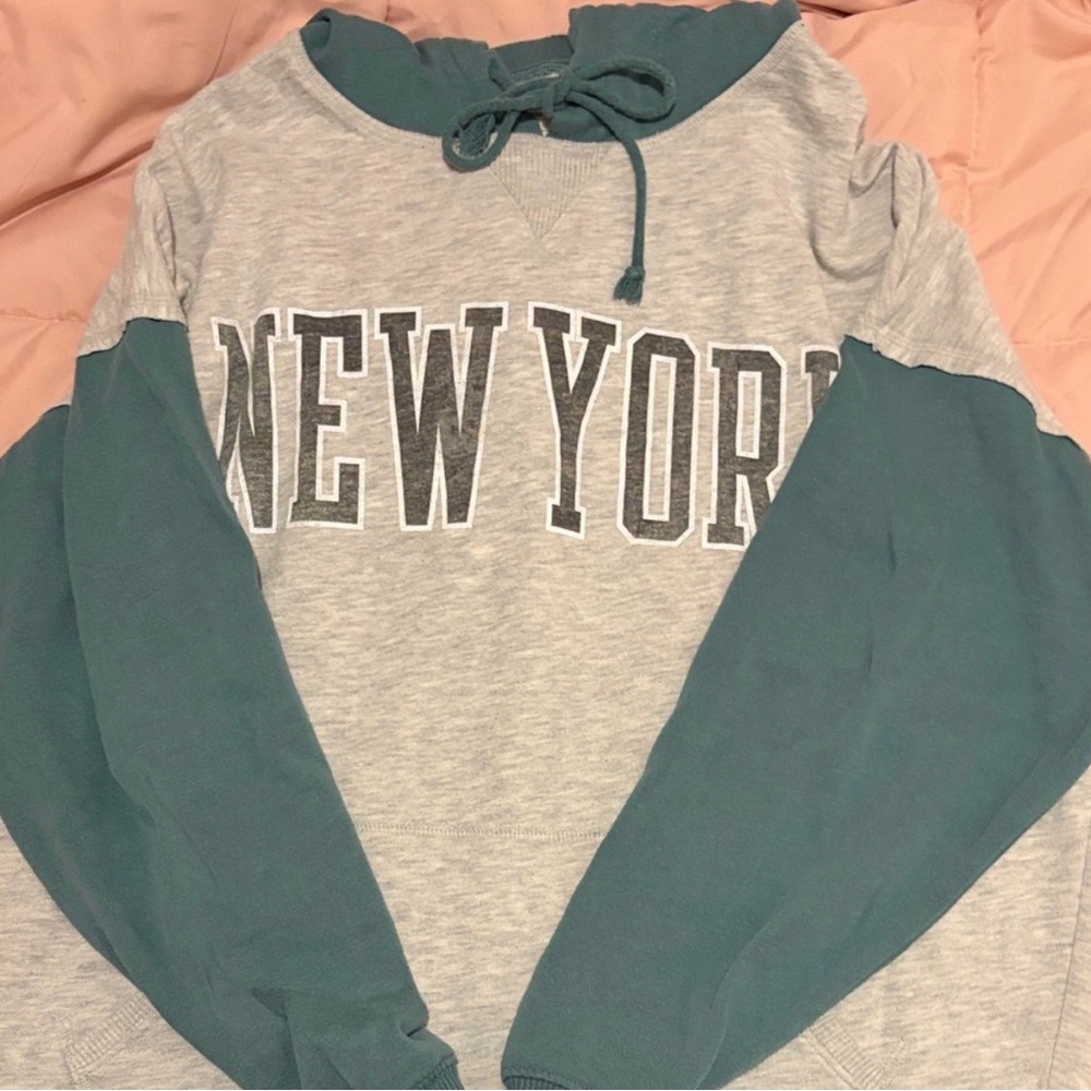 NEW YORK Two-Tone Hooded Sweatshirt - Gray & Teal